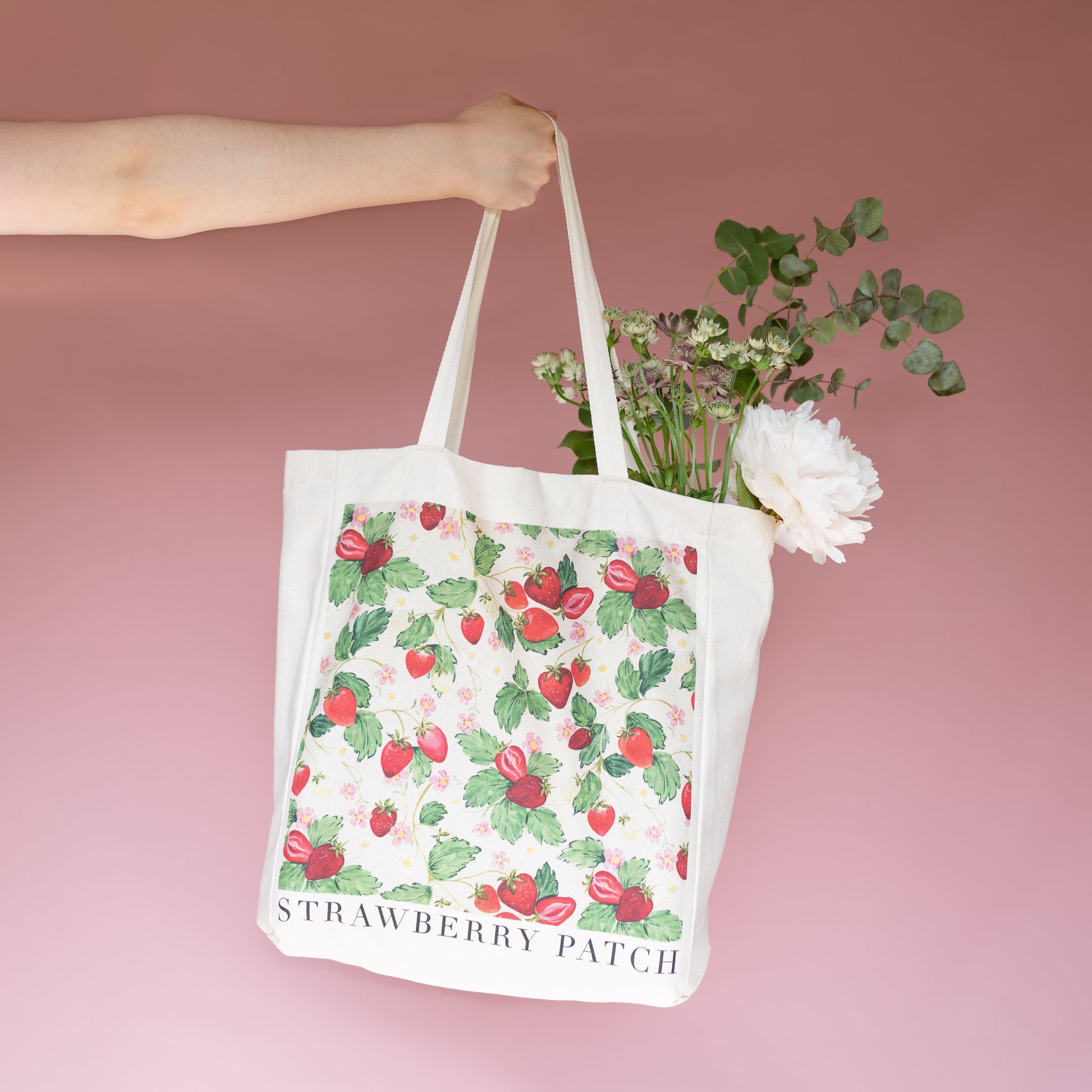 tote bag carrying farmer market flowers